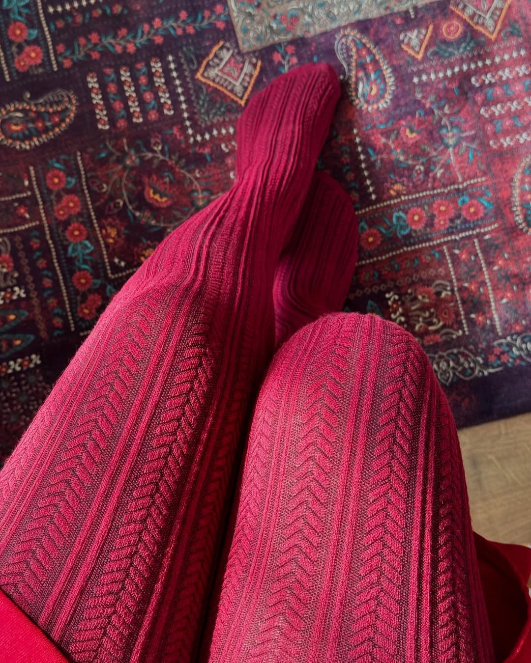 جوراب شلواری گندمی